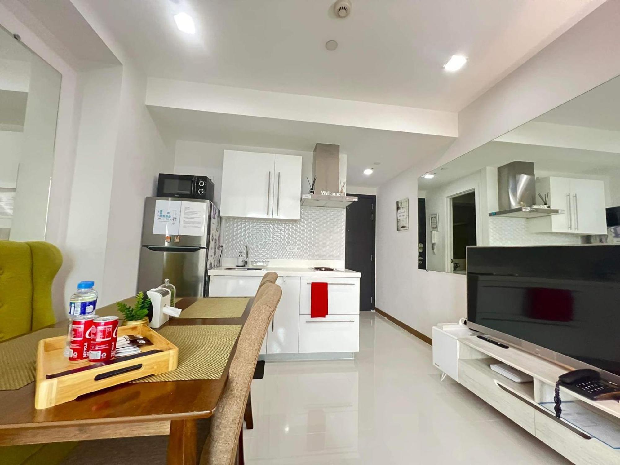 Sakura Apartment Manila Exterior photo